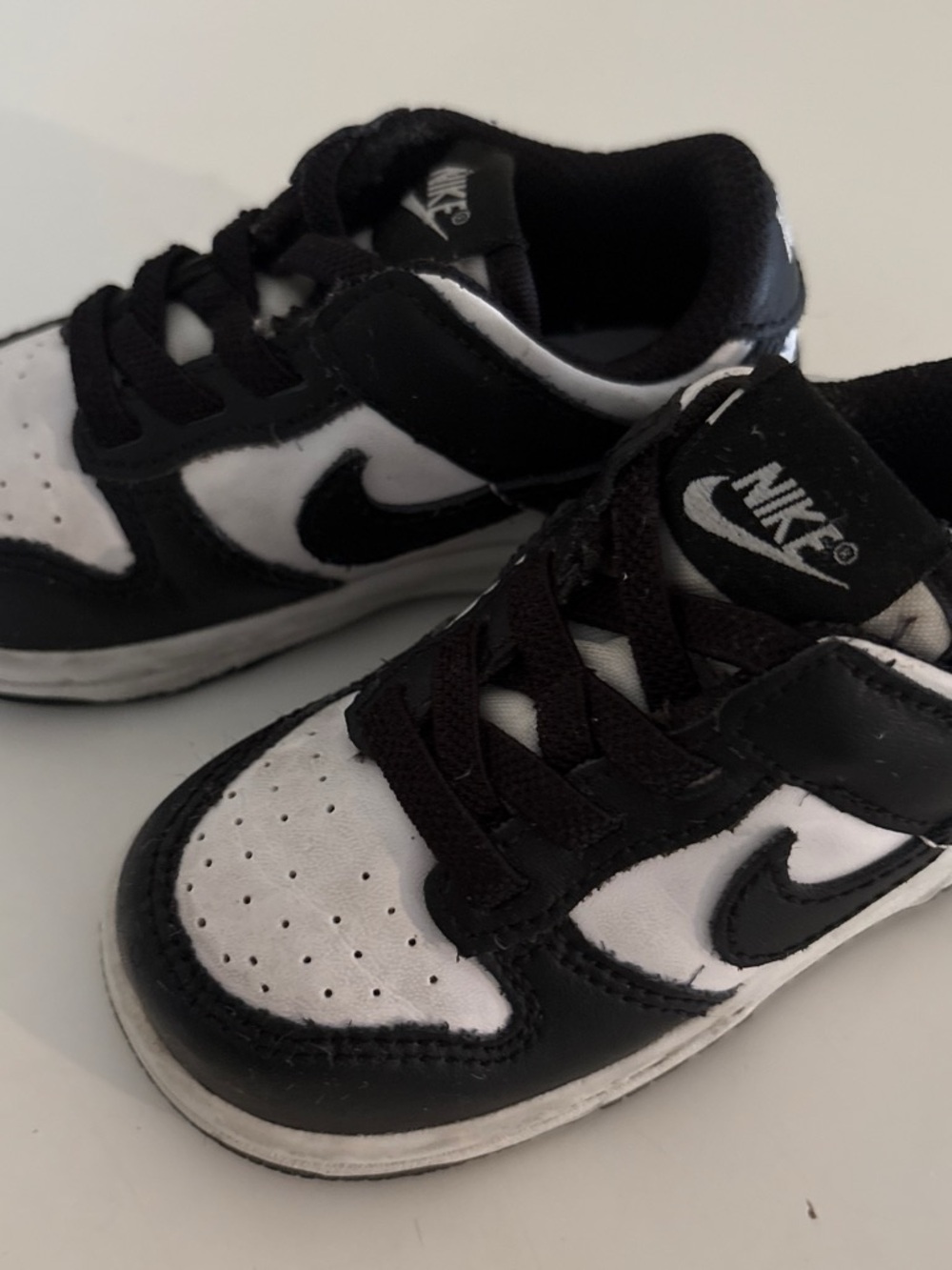 Nike Kids Black & White Low-Top Sneakers